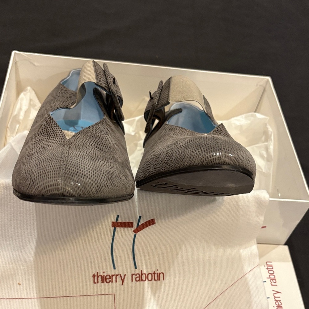 Thierry Rabotin Textured Gray Heels - Picture 10 of 16